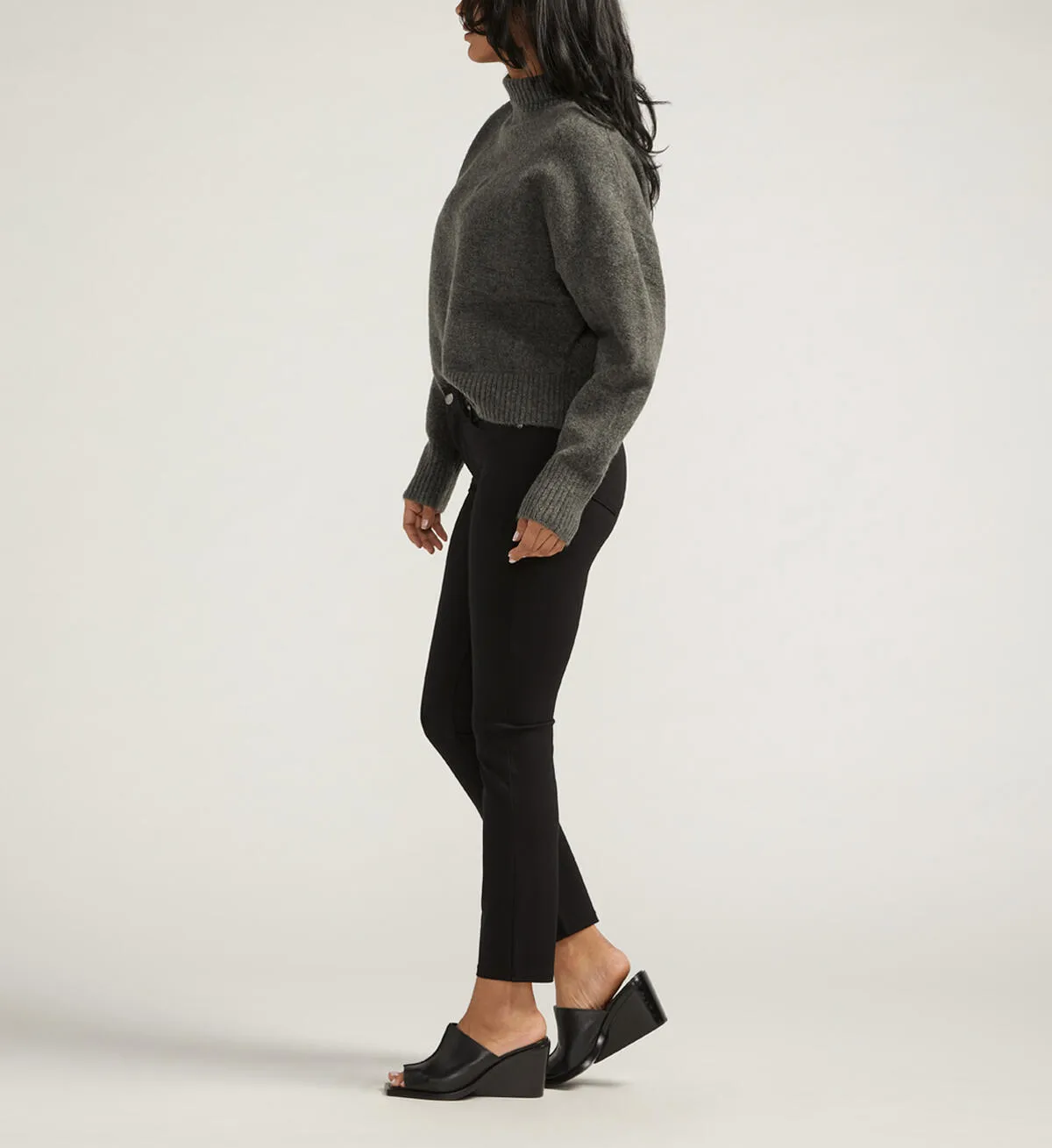 Cassie Mid Rise Slim Fit Pant